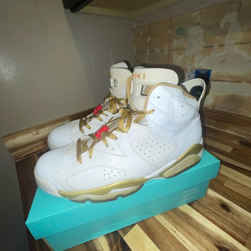 2012 NIKE AIR JORDAN RETRO GOLDEN MOMENT PACK GMP WHITE GOLD 6 VI 384664 135 OG - Picture 1 of 8